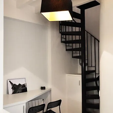 Duplex De Charme Au Coeur De Montmartre Париж