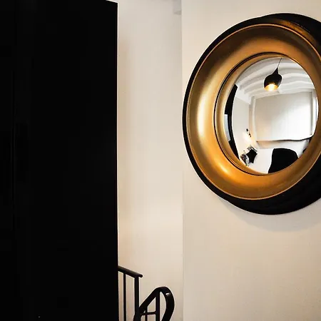 Duplex De Charme Au Coeur De Montmartre Paris